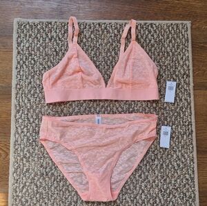 Old Navy Peach Lace Bralette & Bikini Set M